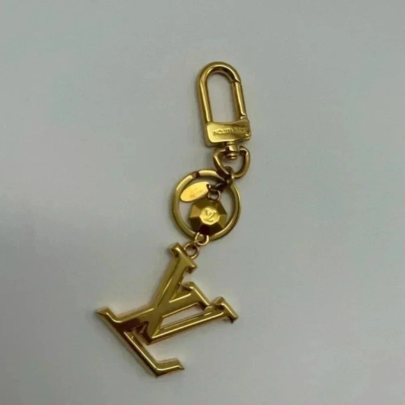 Louis Vuitton LV Key Ring (Unisex) - Picture 3 of 3